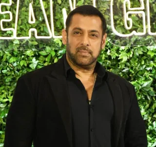 Salman Khan height profile photo