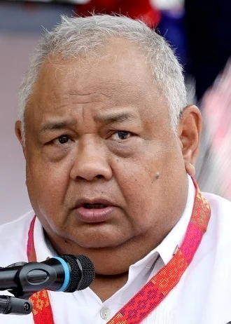 Salvador Medialdea height profile photo