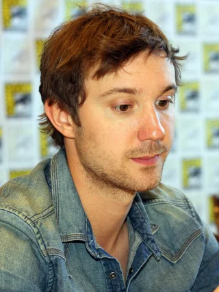 Sam Huntington height profile photo