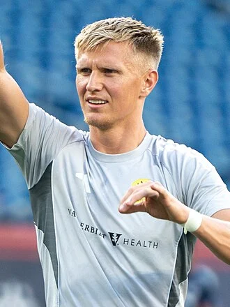 Sam Surridge height profile photo