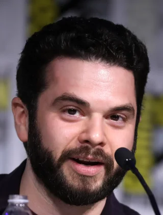Samm Levine height profile photo