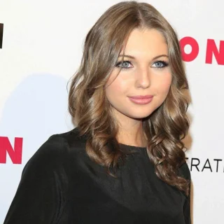 Sammi Hanratty height profile photo