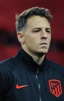 Santiago Arias height profile photo