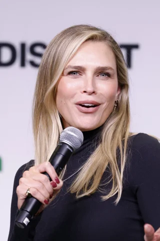 Sara Foster height profile photo