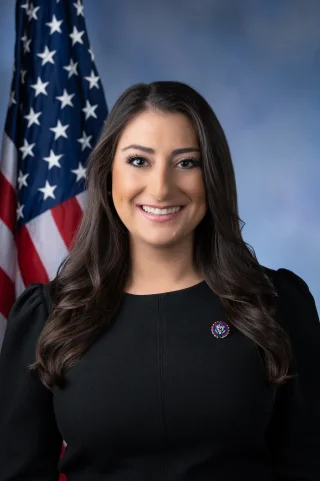 Sara Jacobs height profile photo