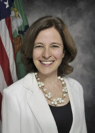 Sarah Bloom Raskin height profile photo