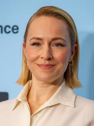 Sarah Goldberg height profile photo