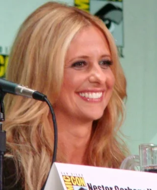 Sarah Michelle Gellar height profile photo