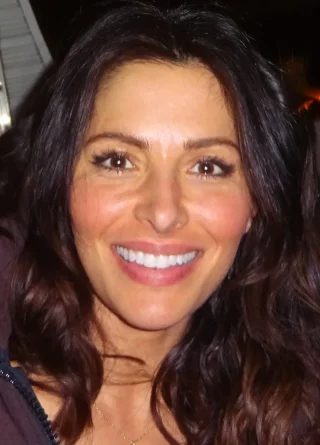 Sarah Shahi height profile photo