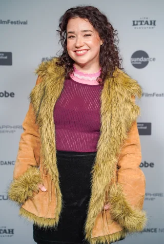 Sarah Steele height profile photo