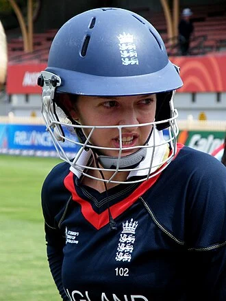 Sarah Taylor (cricketer) height profile photo