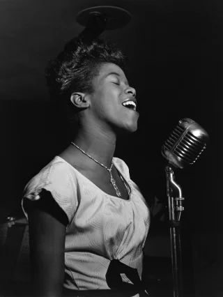 Sarah Vaughan height profile photo