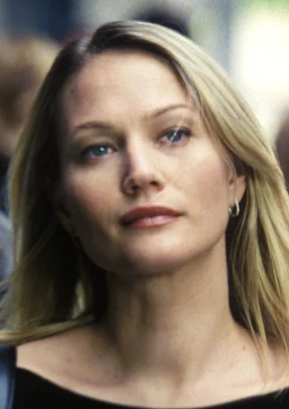 Sarah Wynter height profile photo