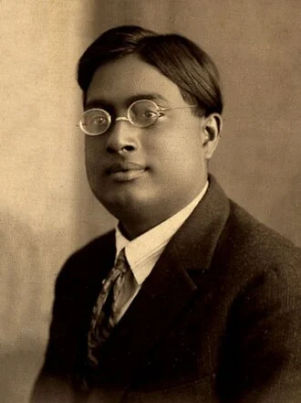 Satyendra Nath Bose height profile photo