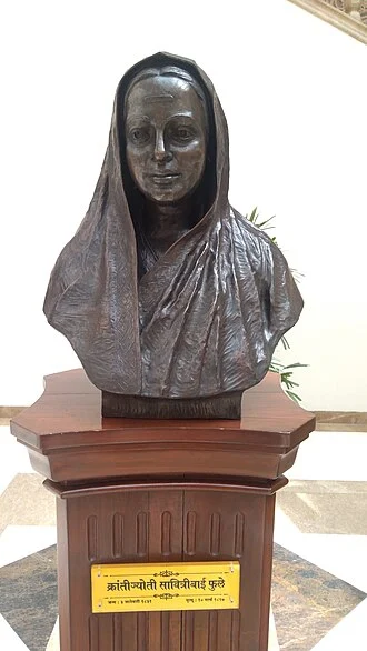 Savitribai Phule height profile photo