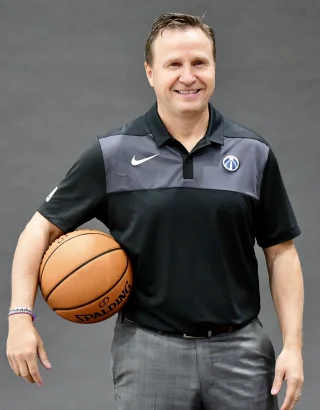 Scott Brooks height profile photo