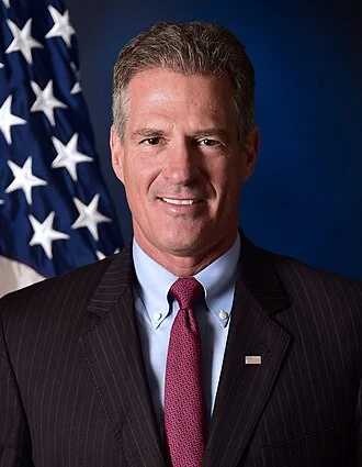 Scott Brown (politician) height profile photo