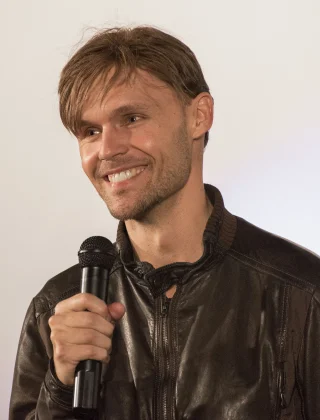Scott Haze height profile photo