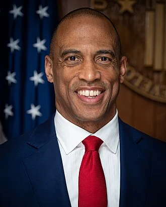 Scott Turner (politician) height profile photo