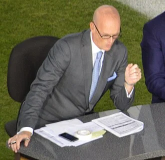 Scott Van Pelt height profile photo