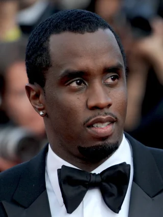 Sean Combs height profile photo