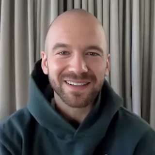 Sean Evans (interviewer) height profile photo