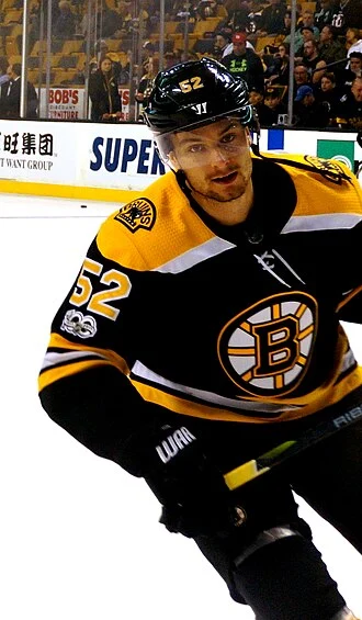 Sean Kuraly height profile photo