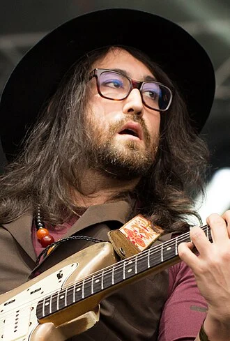 Sean Lennon height profile photo