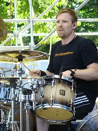 Sean Reinert height profile photo