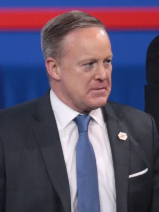 Sean Spicer height profile photo