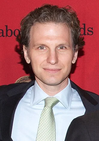 Sebastian Arcelus height profile photo