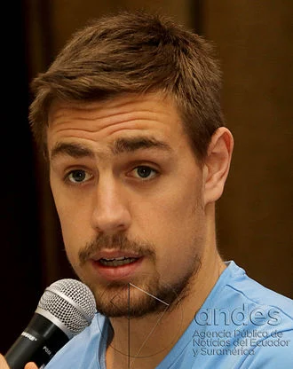 Sebastián Coates height profile photo