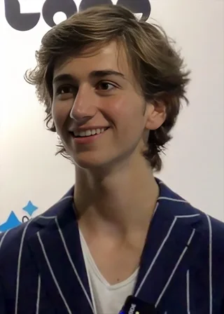 Sebastian Croft height profile photo