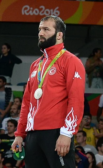 Selim Yaşar height profile photo