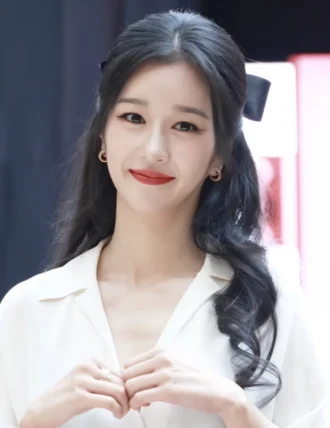 Seo Yea-ji height profile photo