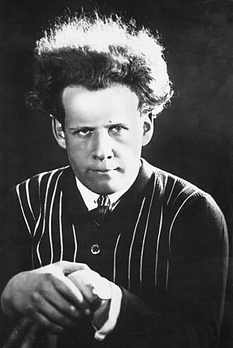 Sergei Eisenstein height profile photo