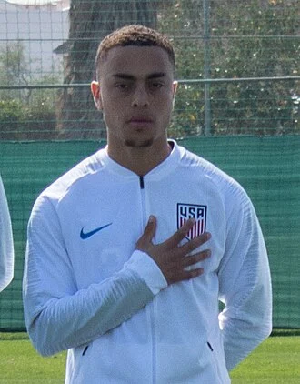 Sergiño Dest height profile photo