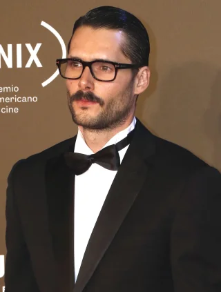 Sergio Mur height profile photo