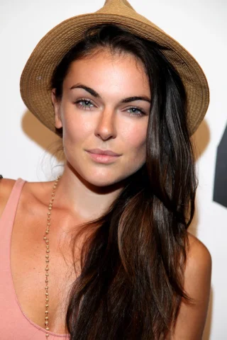 Serinda Swan height profile photo