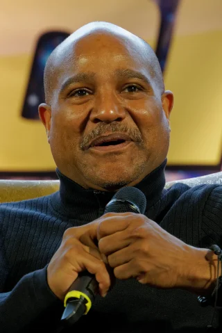 Seth Gilliam height profile photo