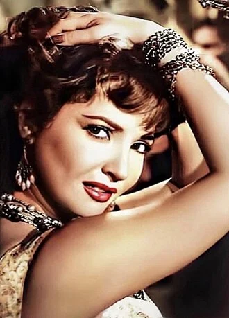 Shadia height profile photo