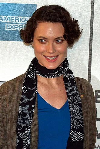 Shalom Harlow height profile photo