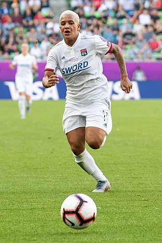 Shanice van de Sanden height profile photo