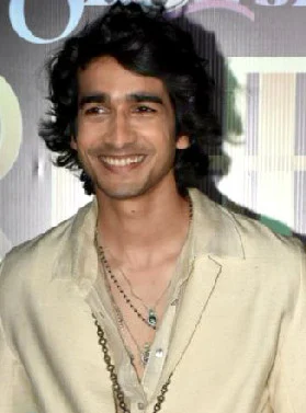 Shantanu Maheshwari height profile photo
