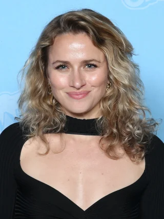 Shantel VanSanten height profile photo