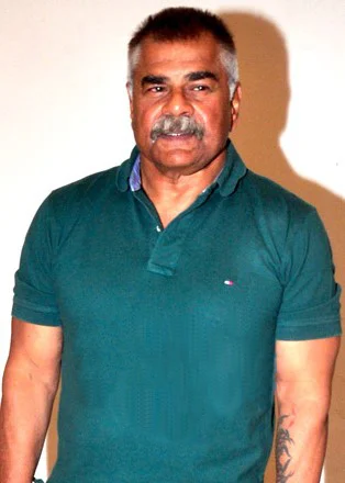 Sharat Saxena height profile photo