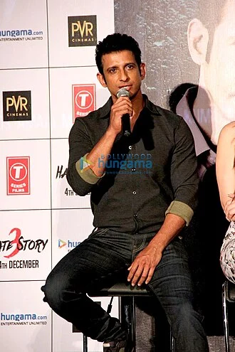 Sharman Joshi height profile photo