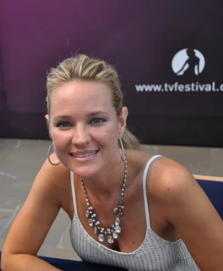 Sharon Case height profile photo