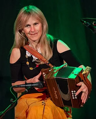 Sharon Shannon height profile photo