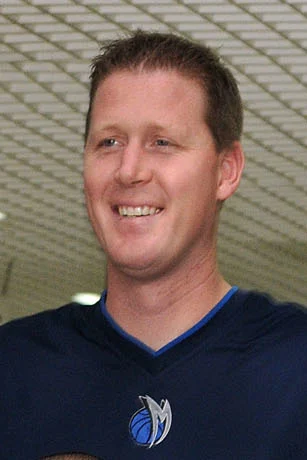 Shawn Bradley height profile photo